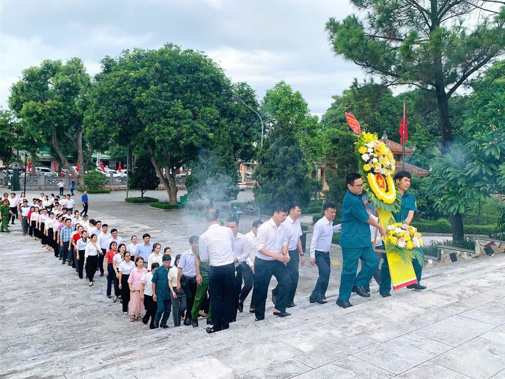 Anh-tin-bai